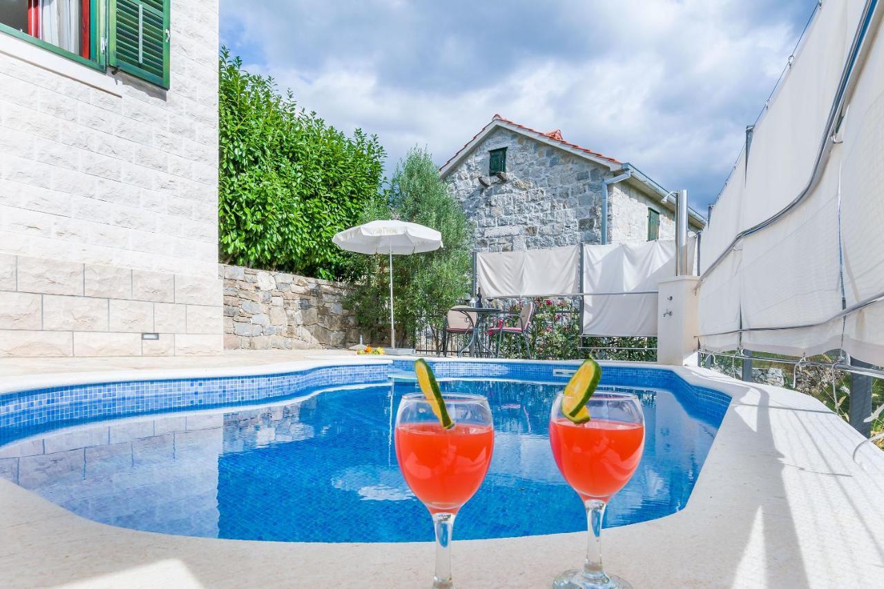Villa Holiday Home Zvecanje Eksteriør bilde