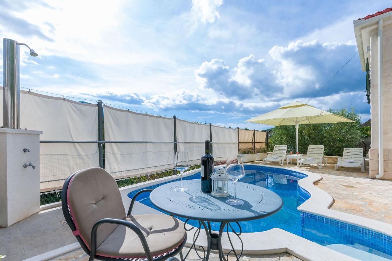 Villa Holiday Home Zvecanje Eksteriør bilde