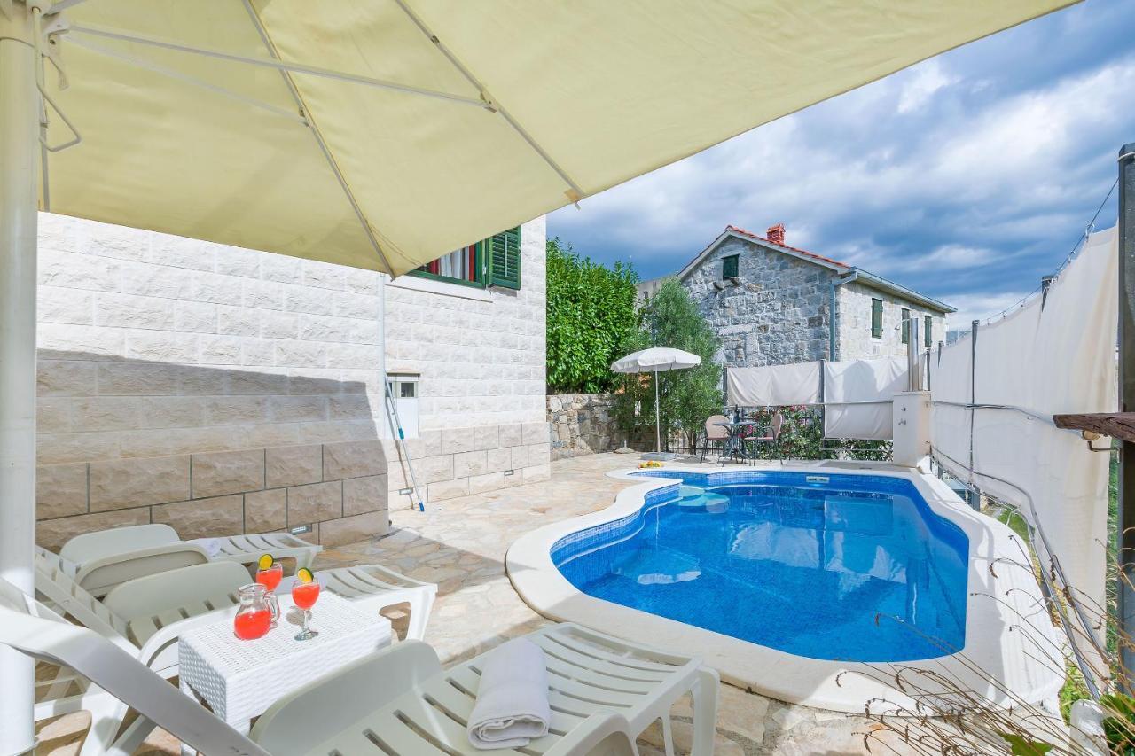 Villa Holiday Home Zvecanje Eksteriør bilde