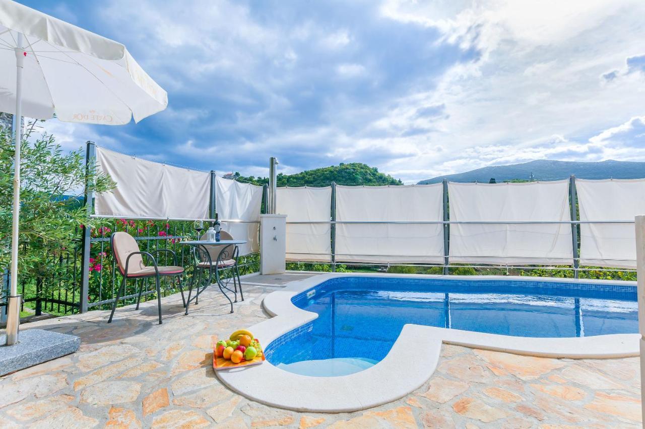 Villa Holiday Home Zvecanje Eksteriør bilde